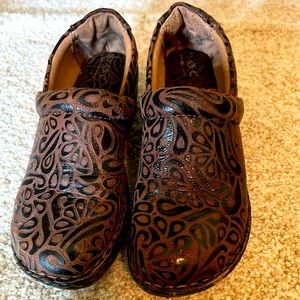 Comfy clogs